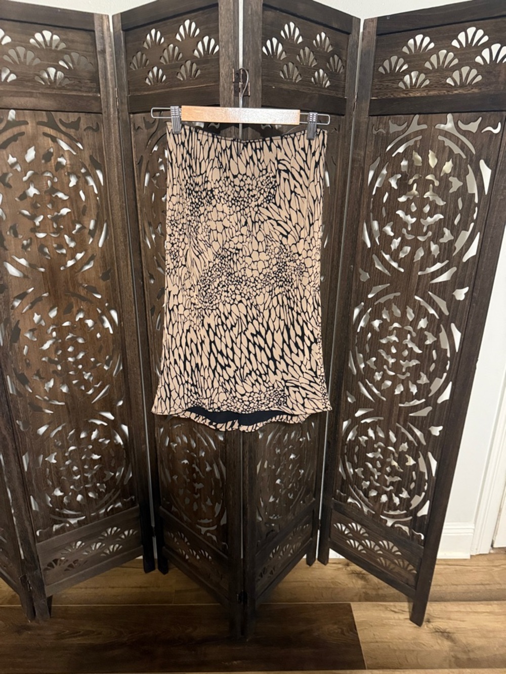 Express Beige and Black Abstract Print Skirt